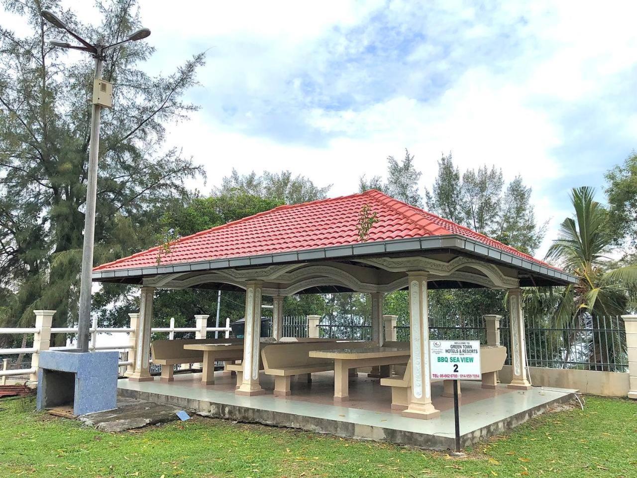 Green Town Hotel And Resort Port Dickson Eksteriør billede